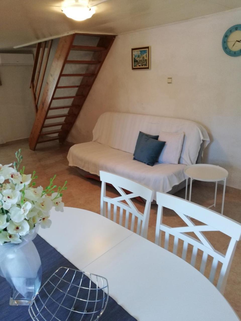 Apartment Surdic Valun Eksteriør bilde