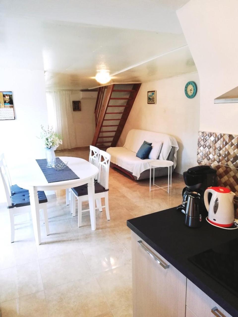 Apartment Surdic Valun Eksteriør bilde