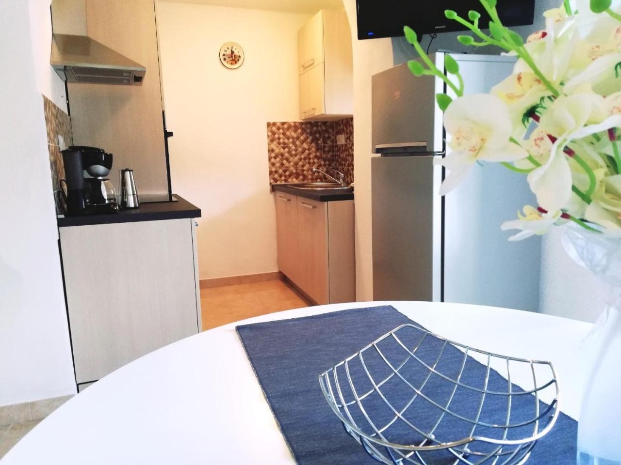 Apartment Surdic Valun Eksteriør bilde