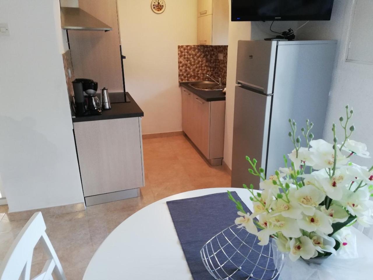Apartment Surdic Valun Eksteriør bilde