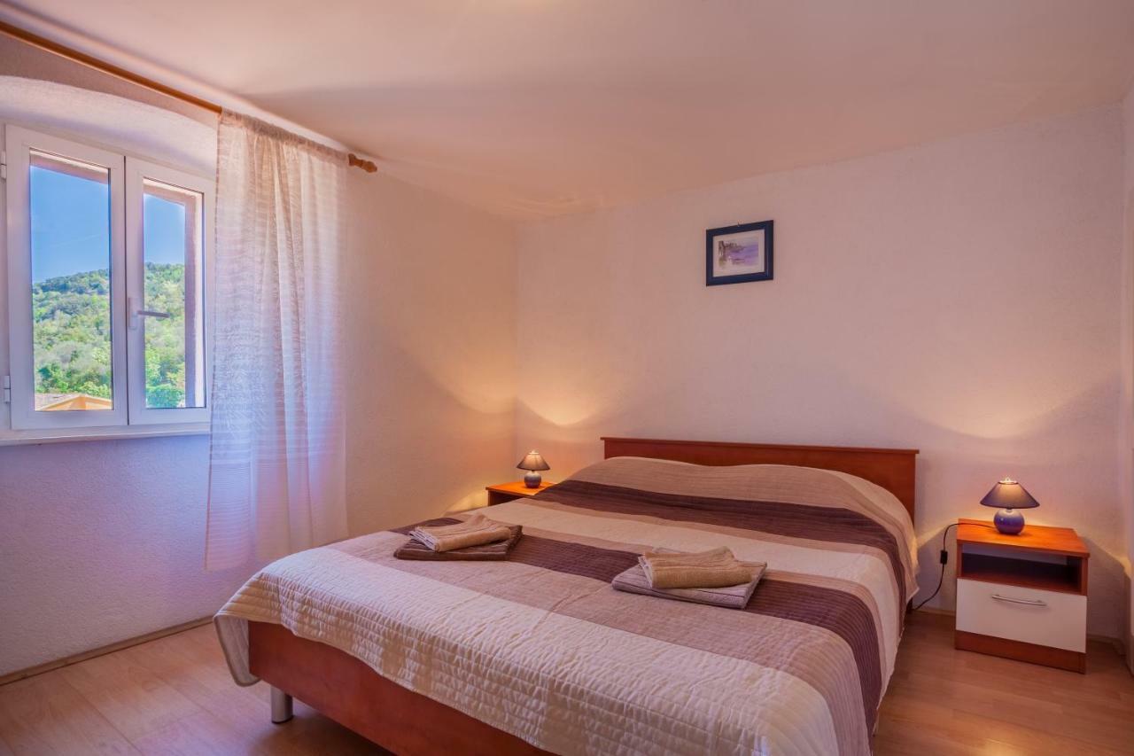 Apartment Surdic Valun Eksteriør bilde