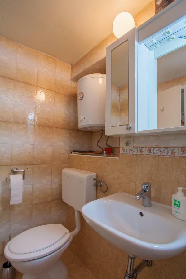 Apartment Surdic Valun Eksteriør bilde