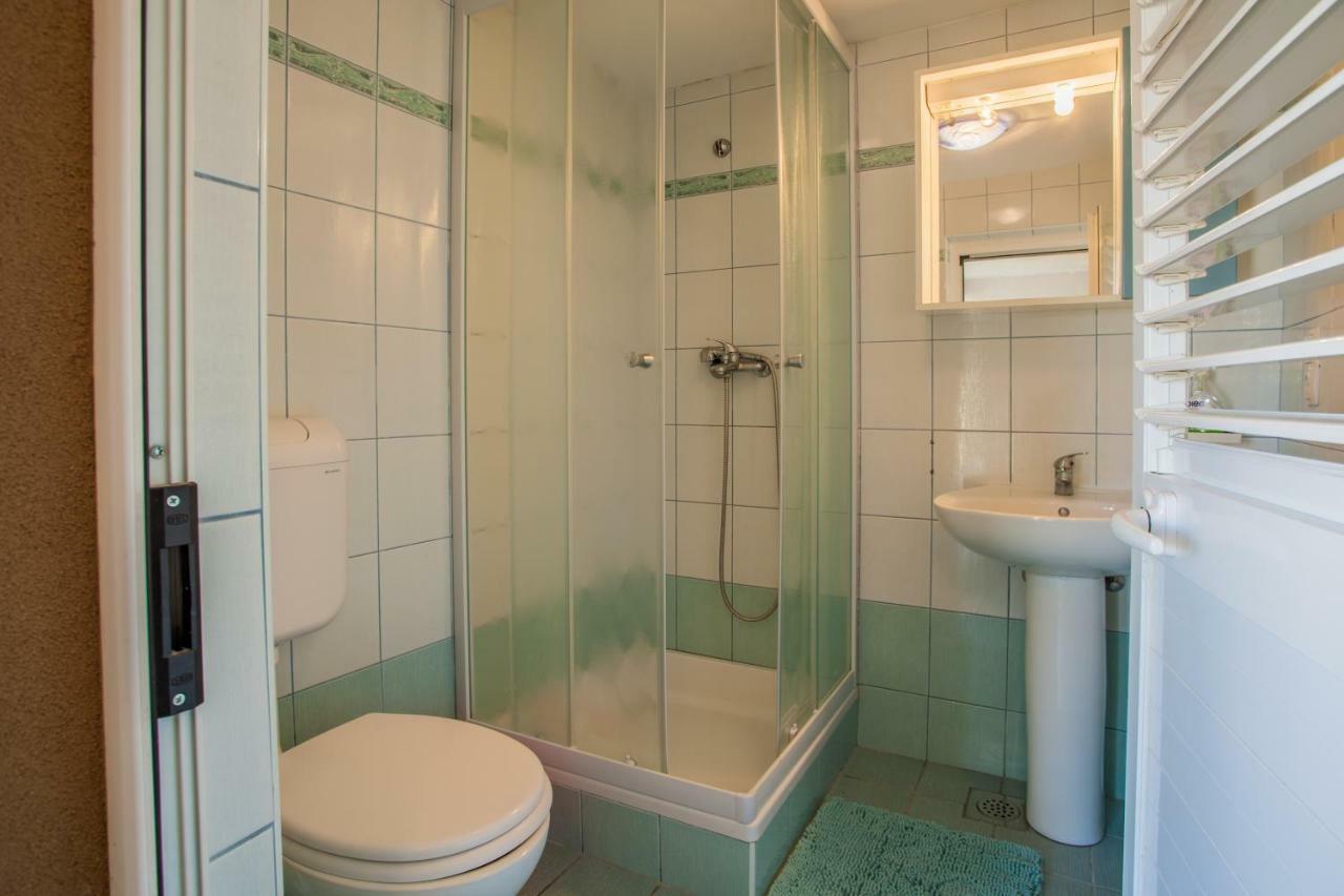Apartment Surdic Valun Eksteriør bilde