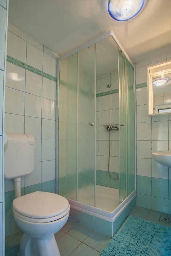 Apartment Surdic Valun Eksteriør bilde