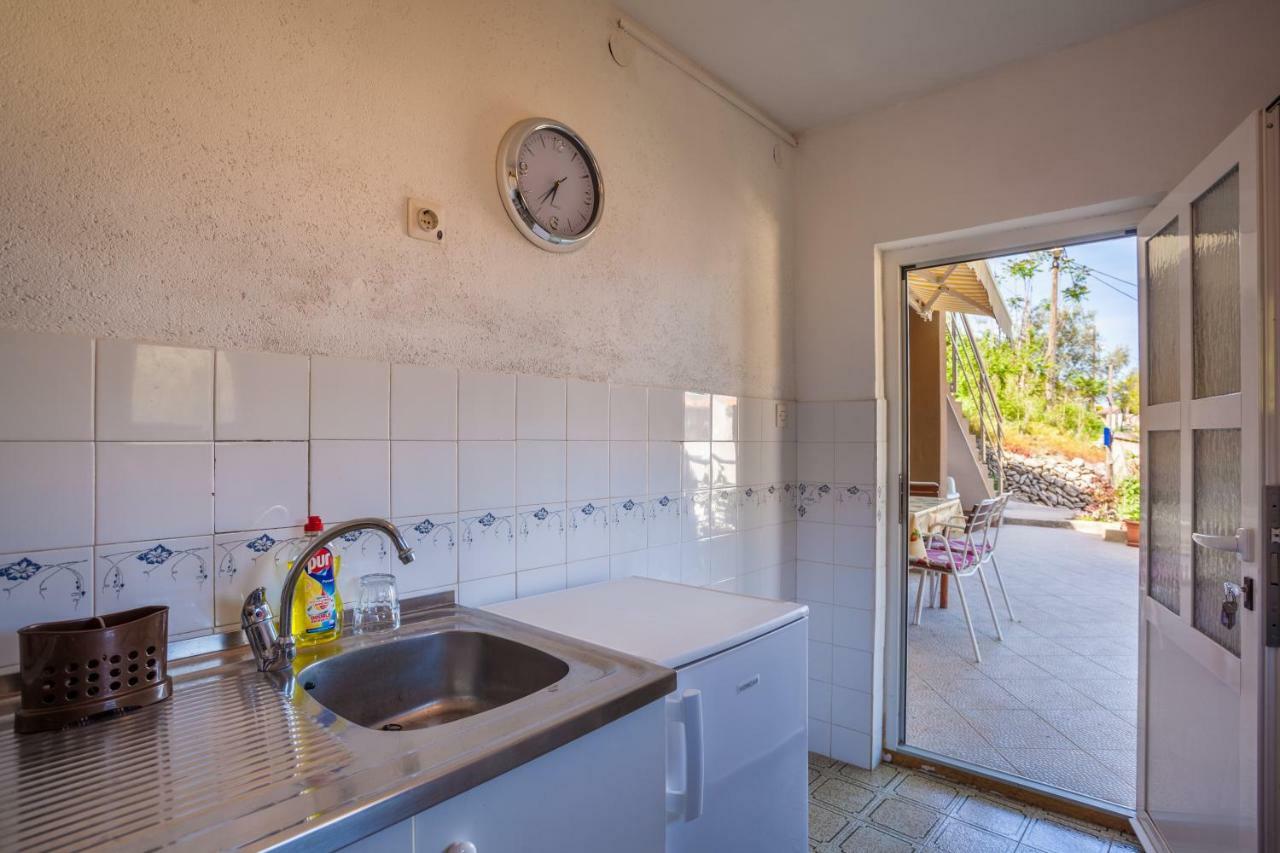 Apartment Surdic Valun Eksteriør bilde
